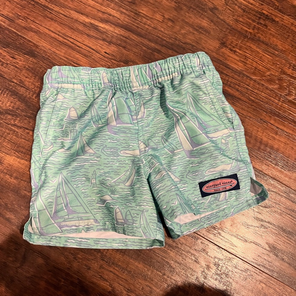 Boys vineyard vines swim trunk